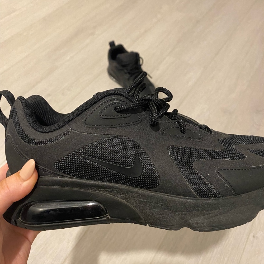 Nike AirMax 200 - Picture 3 of 4